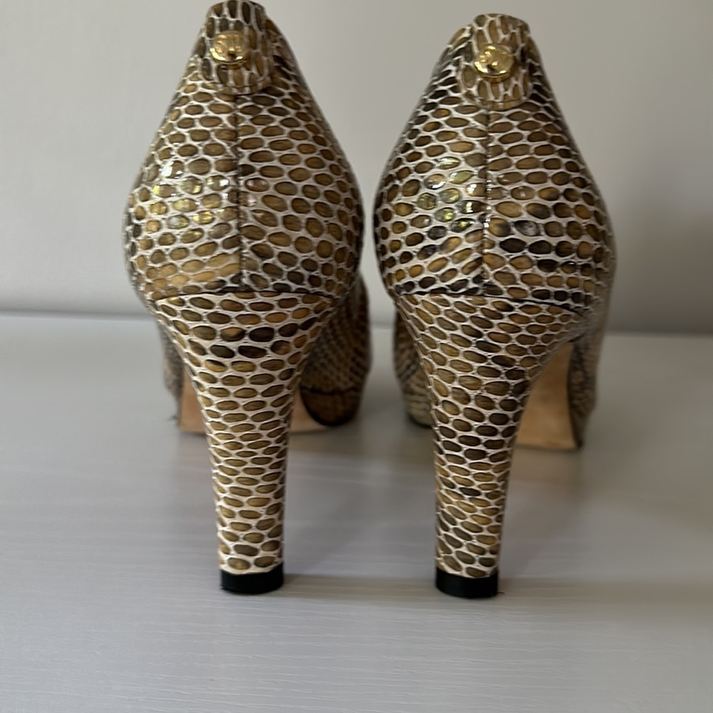 Stuart Weitzman Plainfield Pump - Worn Twice - image 5